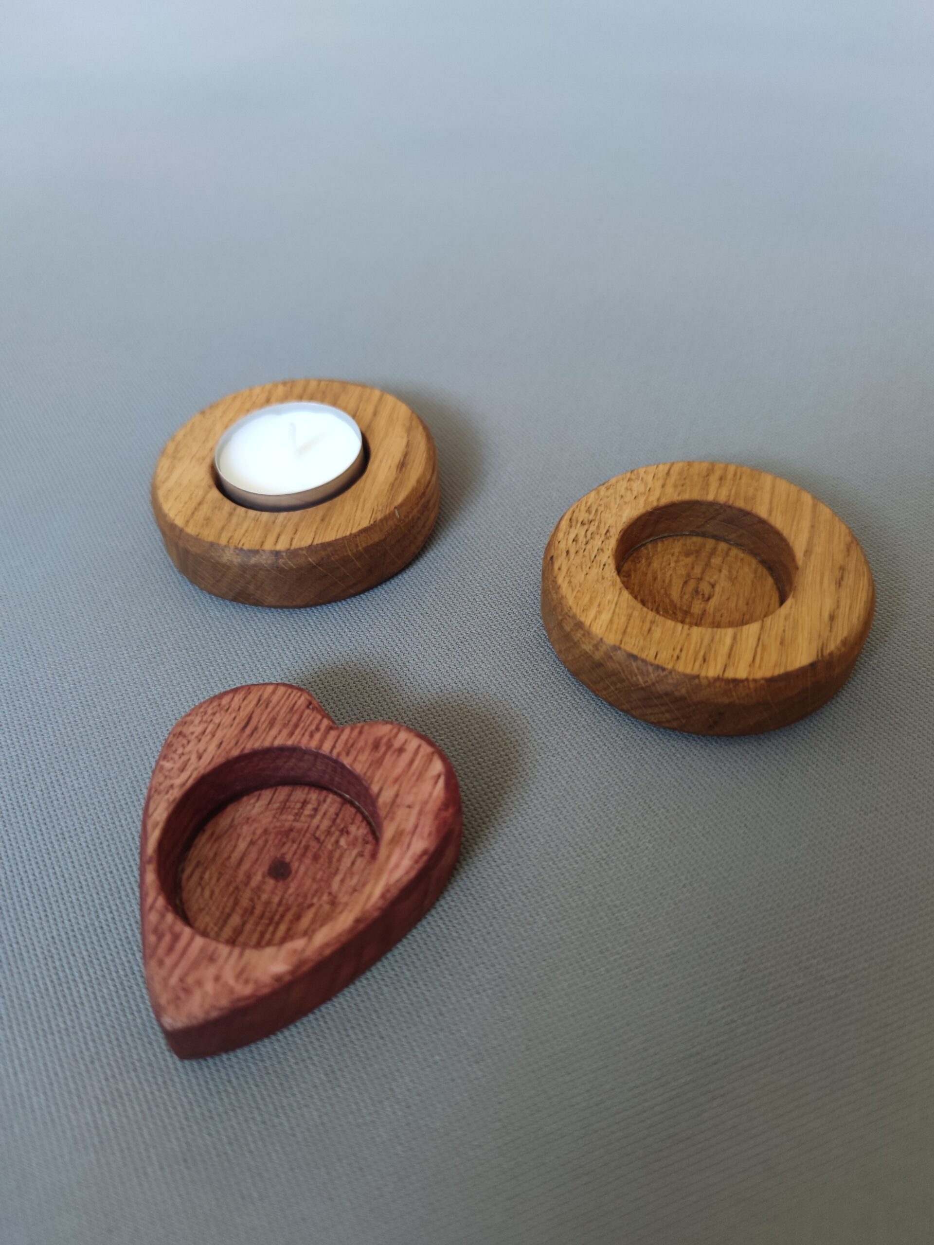 Teeküünlaalus - tamm